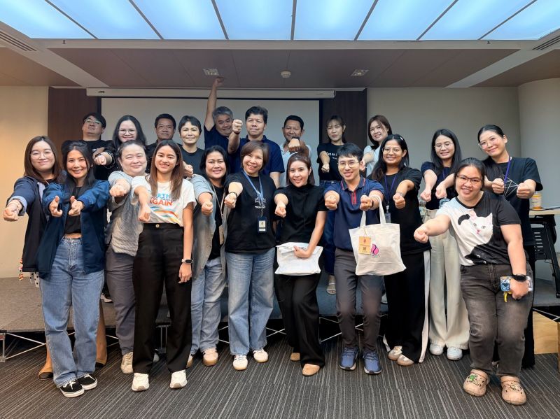 Happy Workplace : Good Posture, Better Health, Stretch and revitalize your body with daily health-restoring techniques.